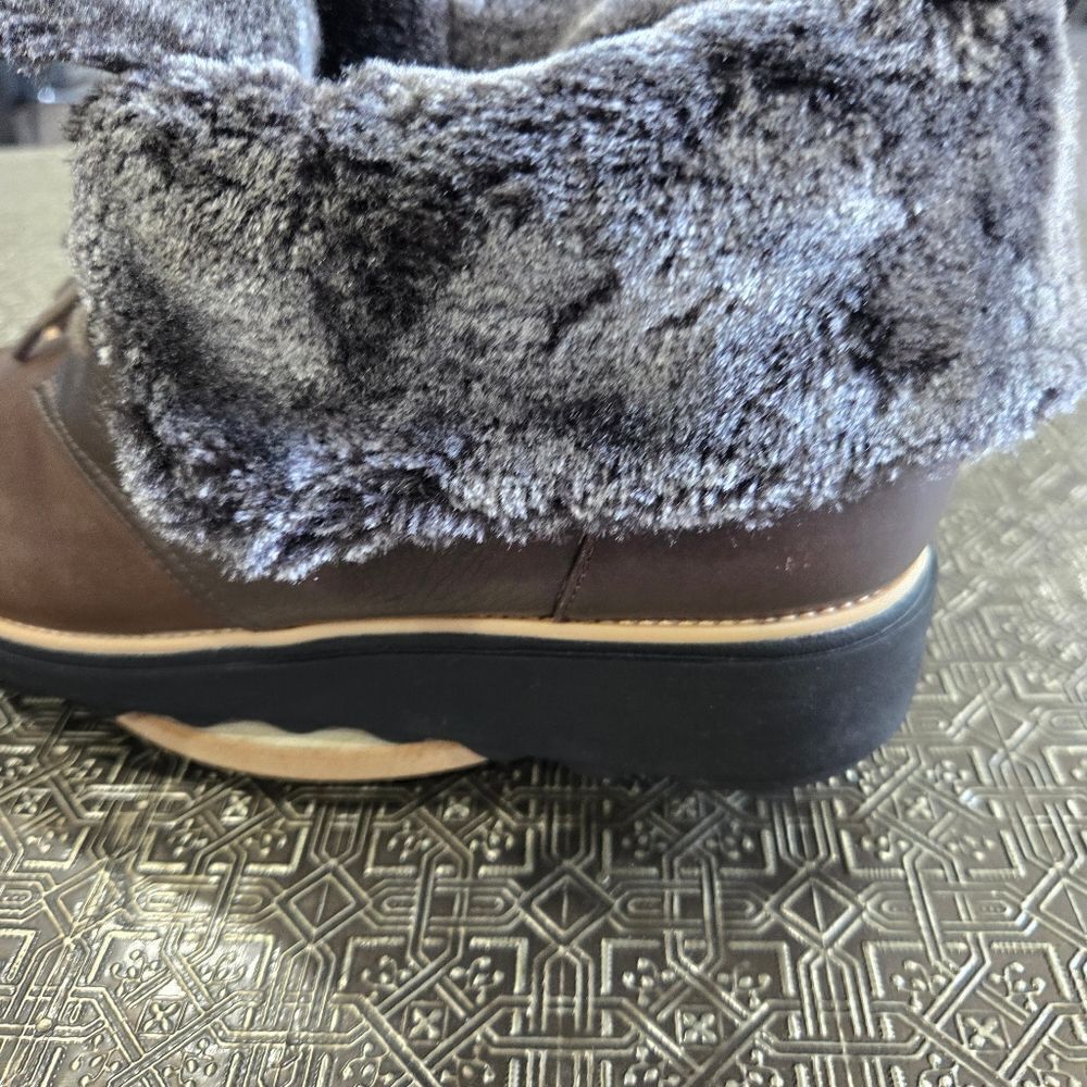 🐢 Clarks Shannon Pearl Taupe Leather Lace Up Bootie Boot with Faux Fur Size 11 - Picture 8 of 12